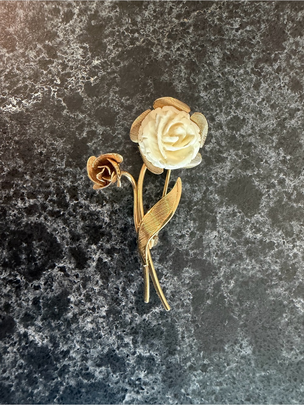 Vintage 1960s Signed GIOVANNI Carved White Rose Brooch 🌟12K Gold filled